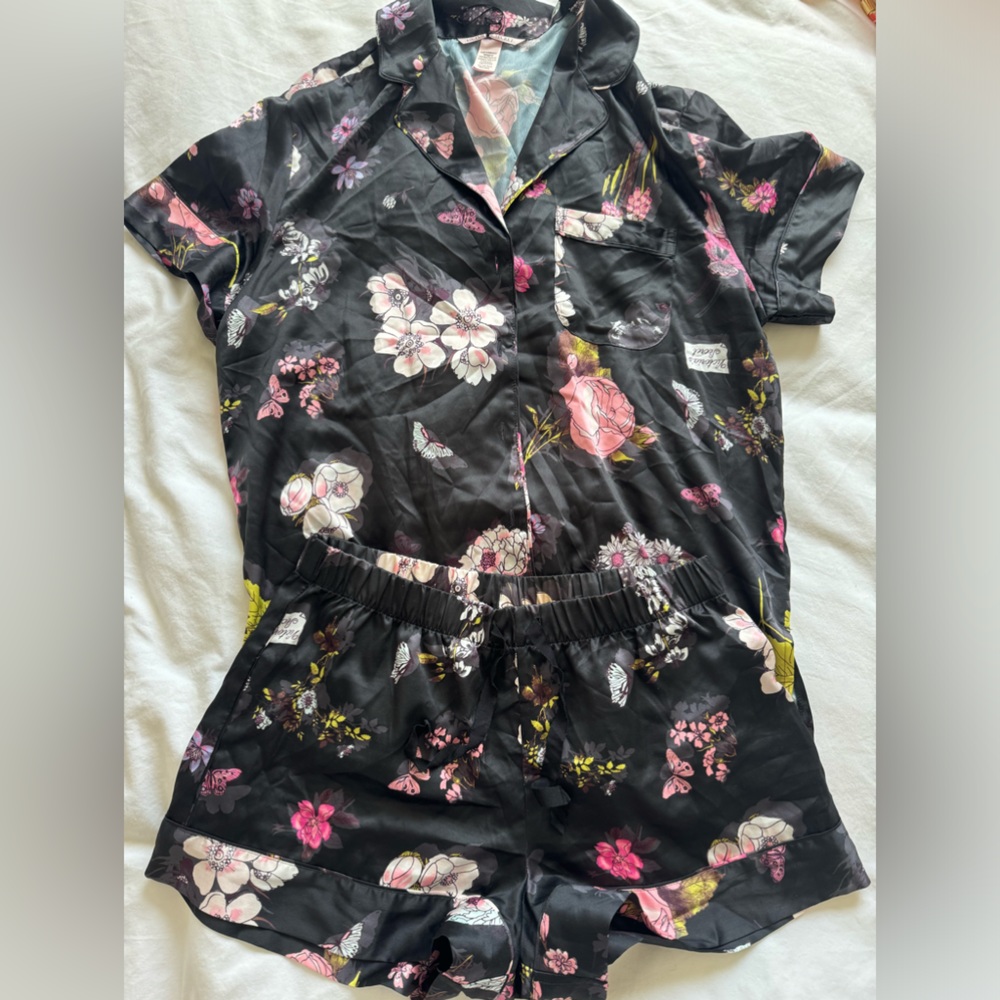 Victoria’s Secret button down satin floral pj set never worn
